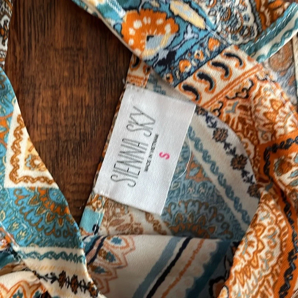 Summer top - Picture 2 of 3